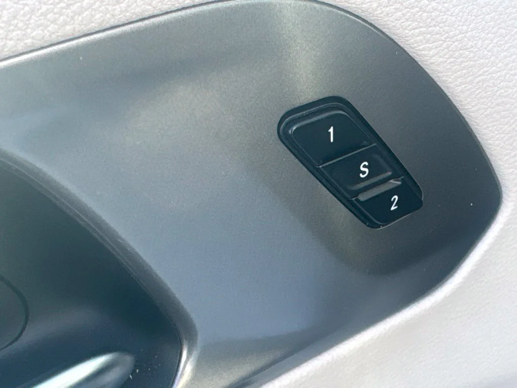 Used 2024 White Chrysler Touring L image 27