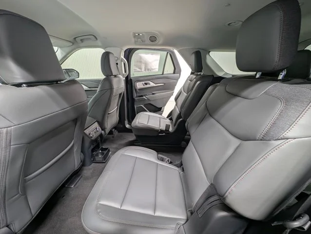 New 2026 Vapor Blue Metallic Ford Active image 41