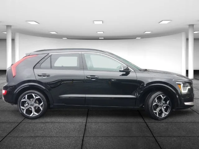 Used 2023 Black Kia EX Touring image 3