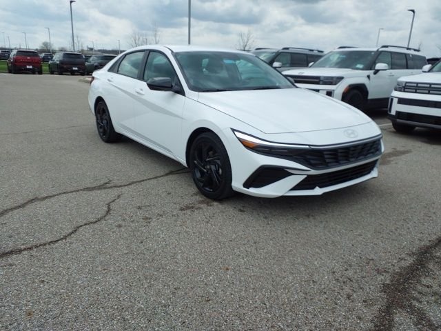 New 2026 White Hyundai SEL Sport image 4