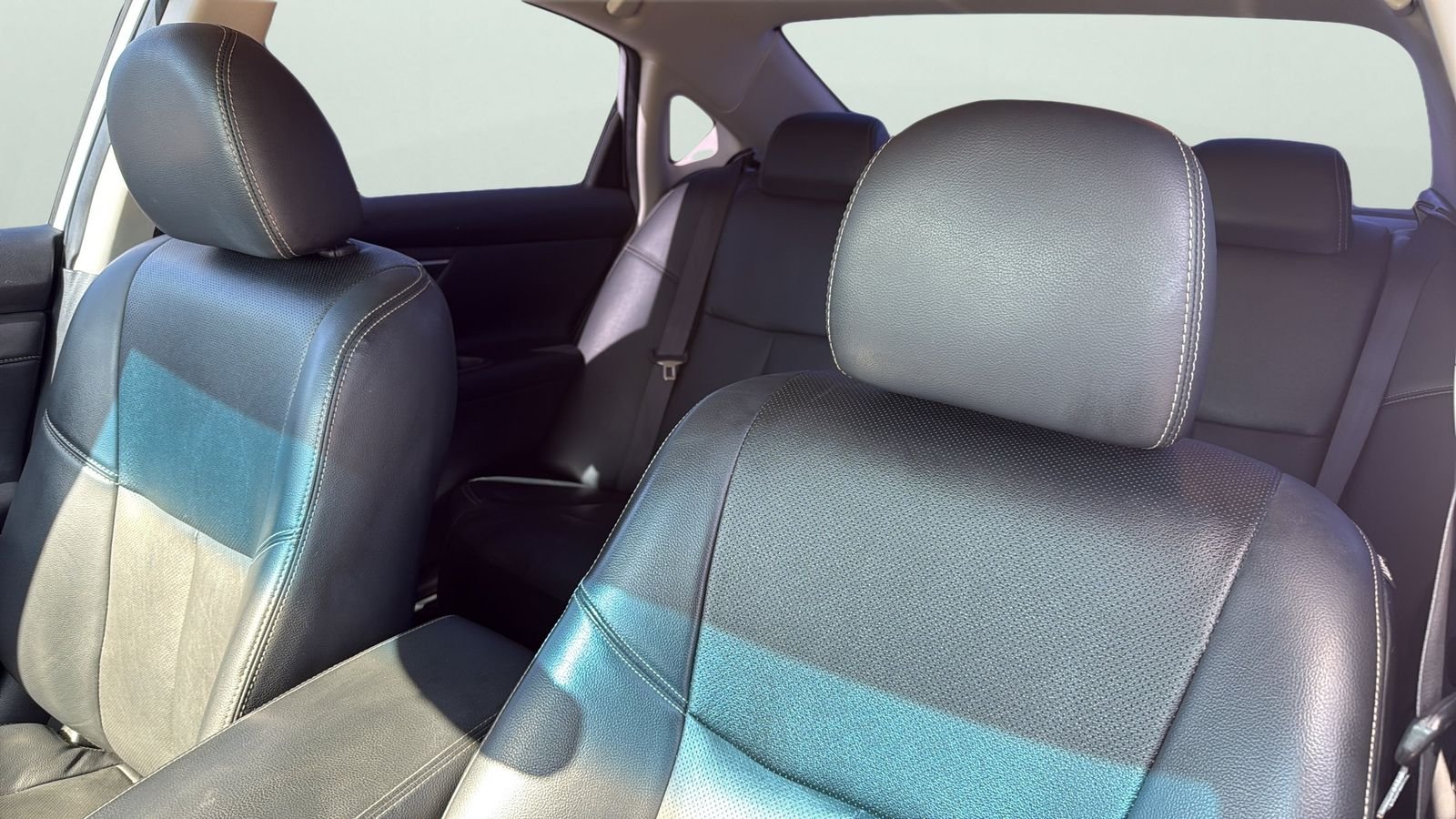 Used 2017 Silver Nissan 2.5 SL image 6