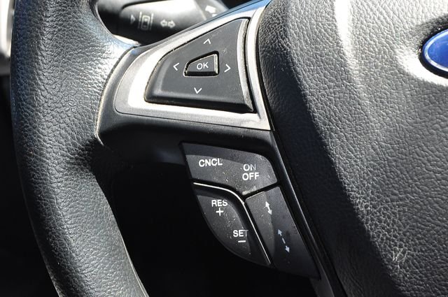 Used 2020 Black Ford SE image 28