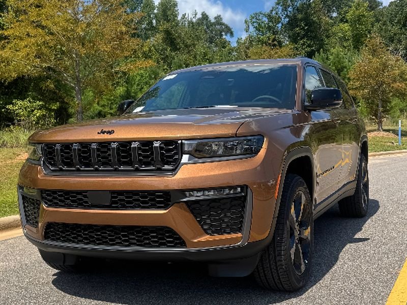New 2026 Copper Shino Metallic Clear-Coat Exterior Paint Jeep Limited Altitude 4x2 image 1