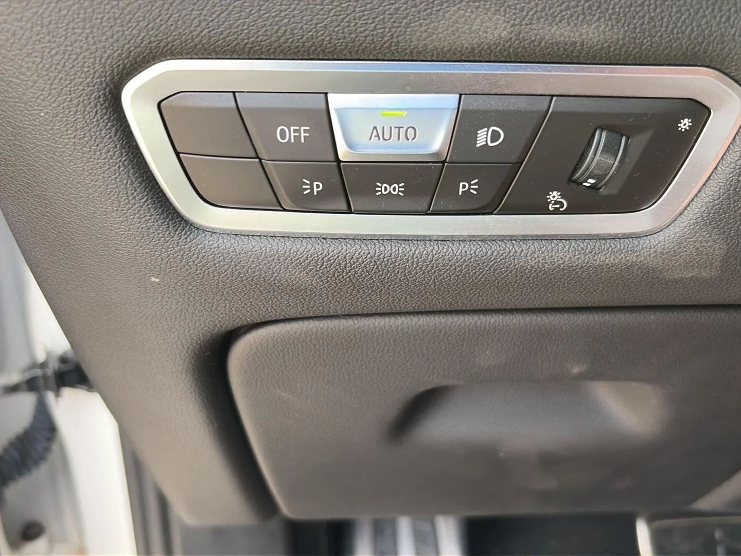 Used 2022 Alpine White BMW xDrive40i image 9