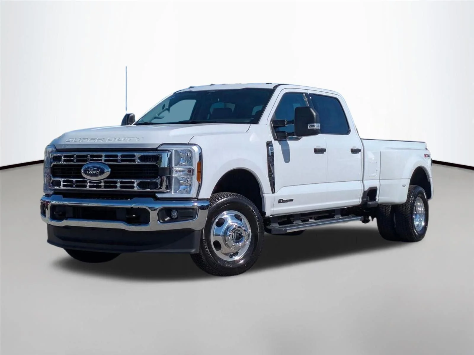 2026 Ford F-350 XLT 4x4 Crew Cab 8' Box DRW's photo