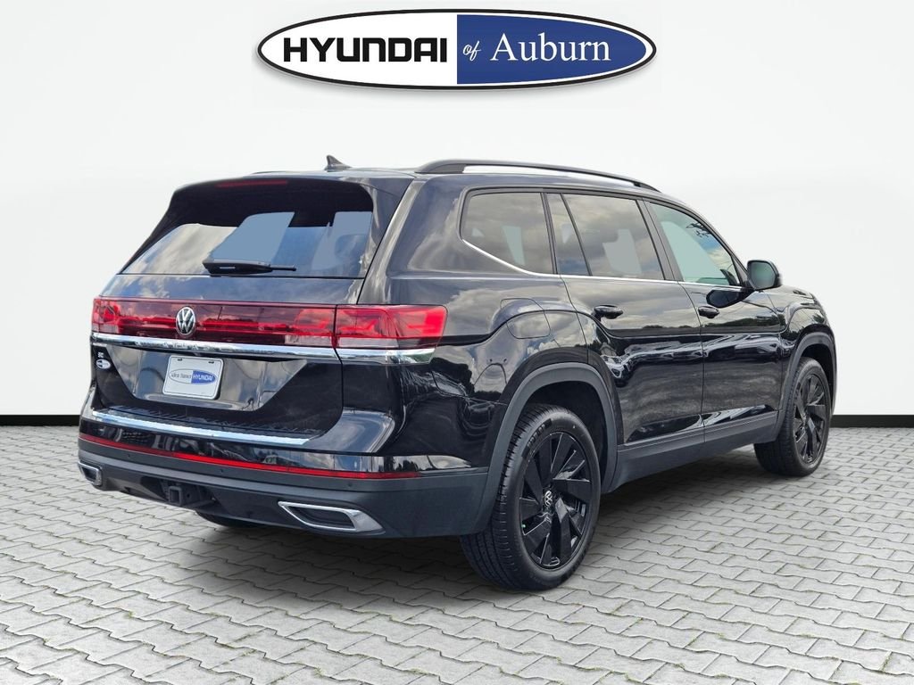 Used 2024 Black Volkswagen 2.0T SE w/Technology image 5