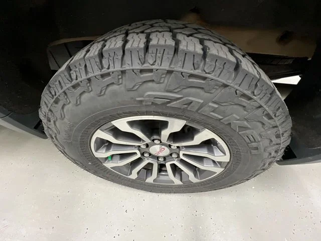 Used 2022 Gray GMC AT4 image 33