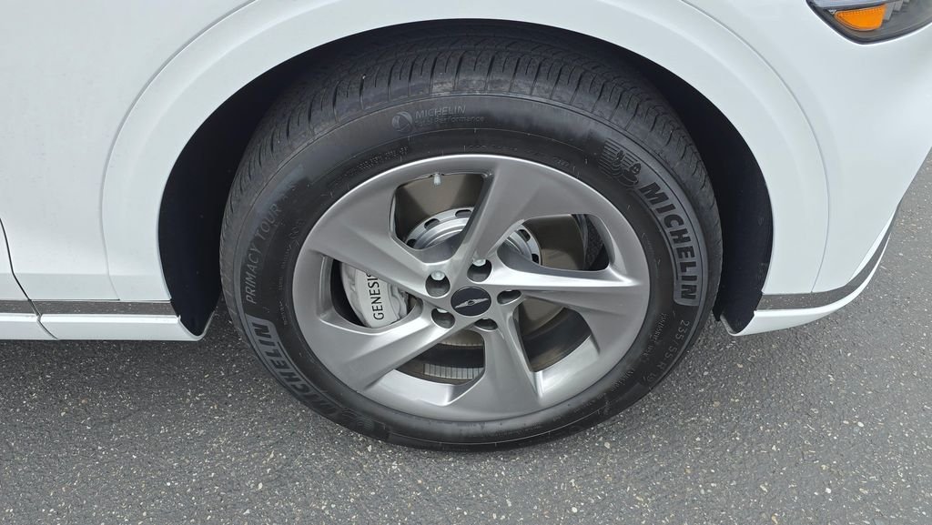 Used 2026 White Genesis 2.5T Select image 9
