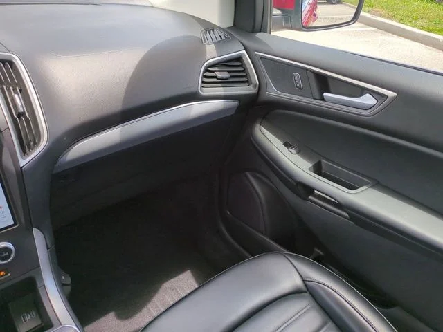 Used 2021 Red Ford SEL image 17