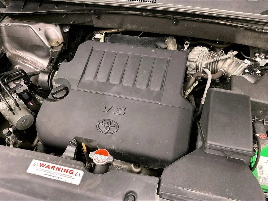 Used 2016 Gray Toyota XLE V6 image 39