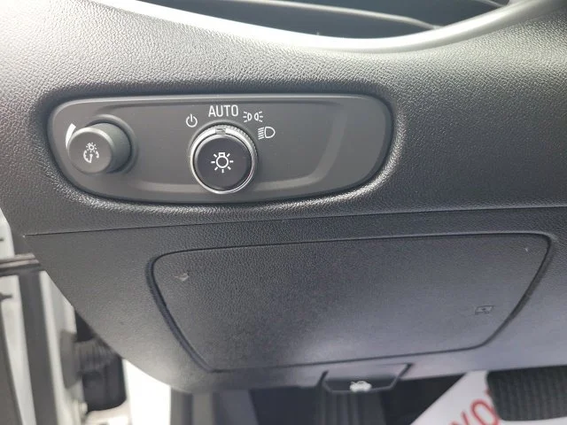 Used 2022 White Chevrolet LT image 22