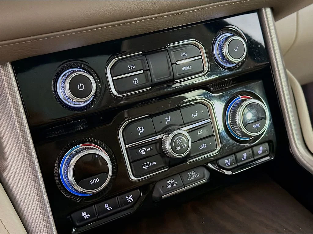 Used 2022 Black GMC Denali image 17