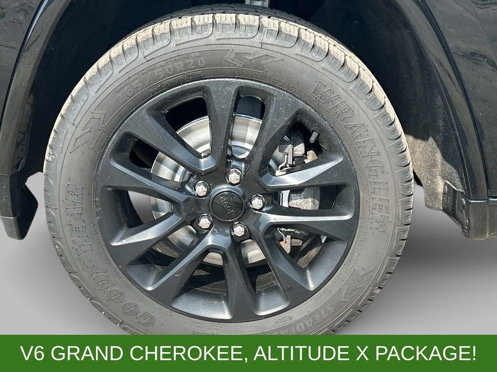 Used 2021 Black Jeep Laredo X image 9