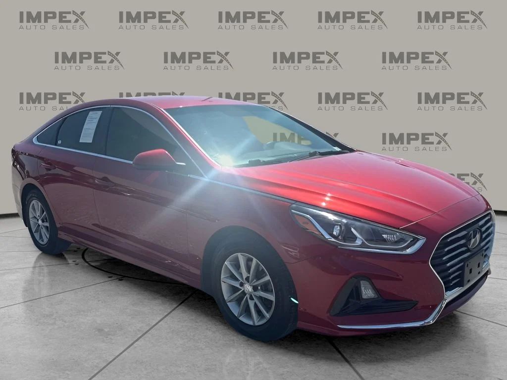 Used 2019 Red Hyundai SE image 7