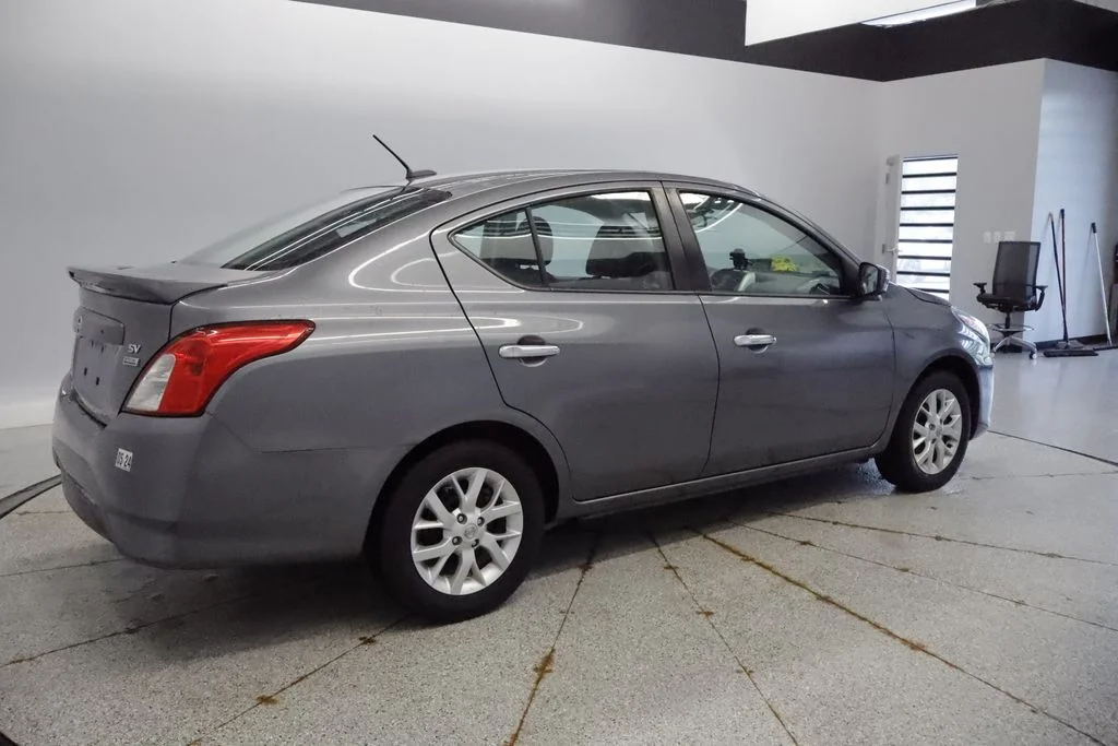 Used 2018 Gray Nissan 1.6 SV image 10