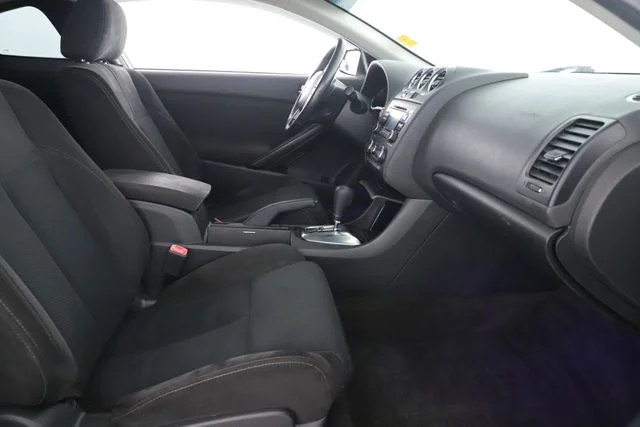 Used 2011 Silver Nissan 2.5 S image 29