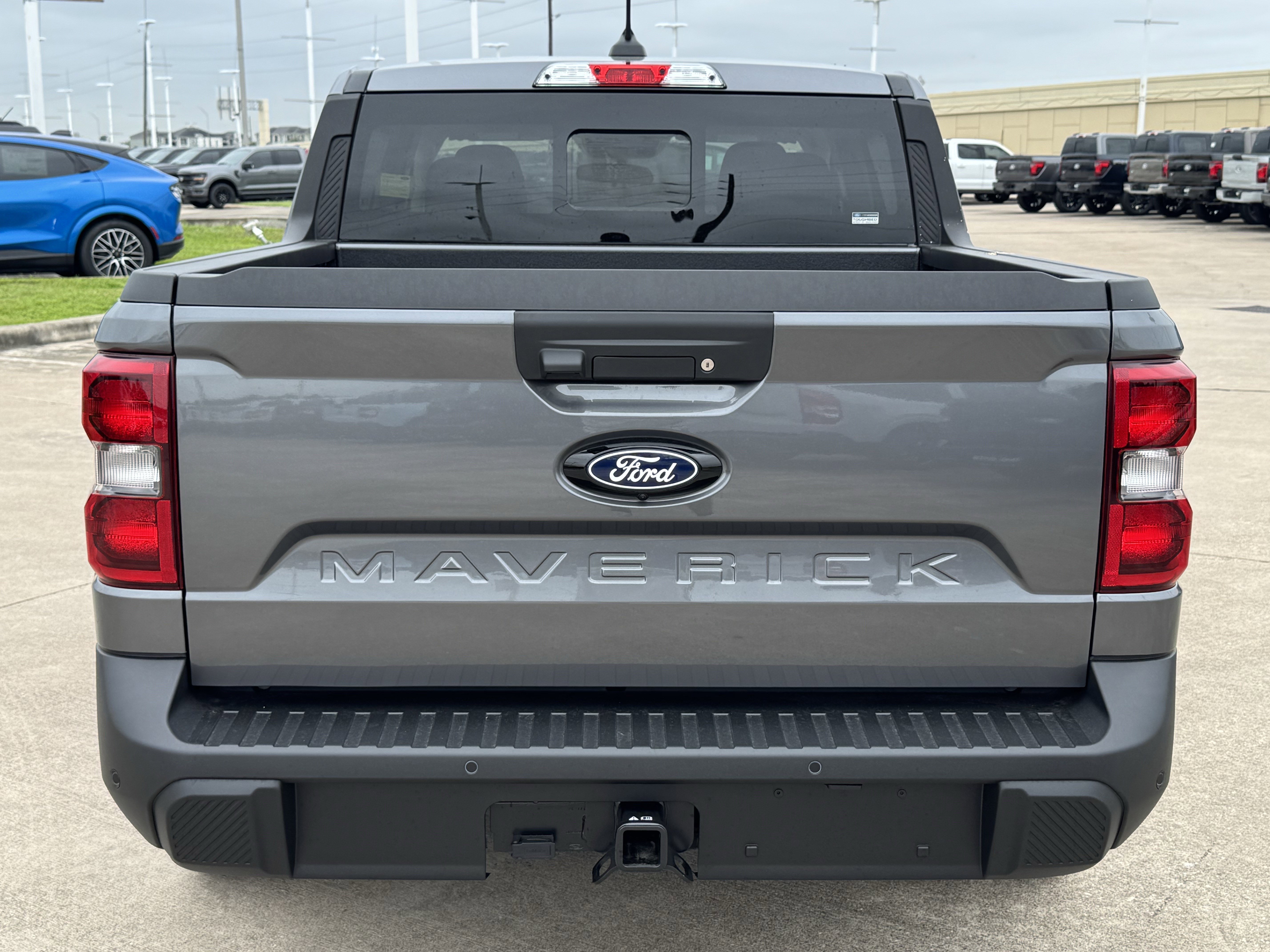 New 2026 Carbonized Gray Metallic Ford LARIAT image 8