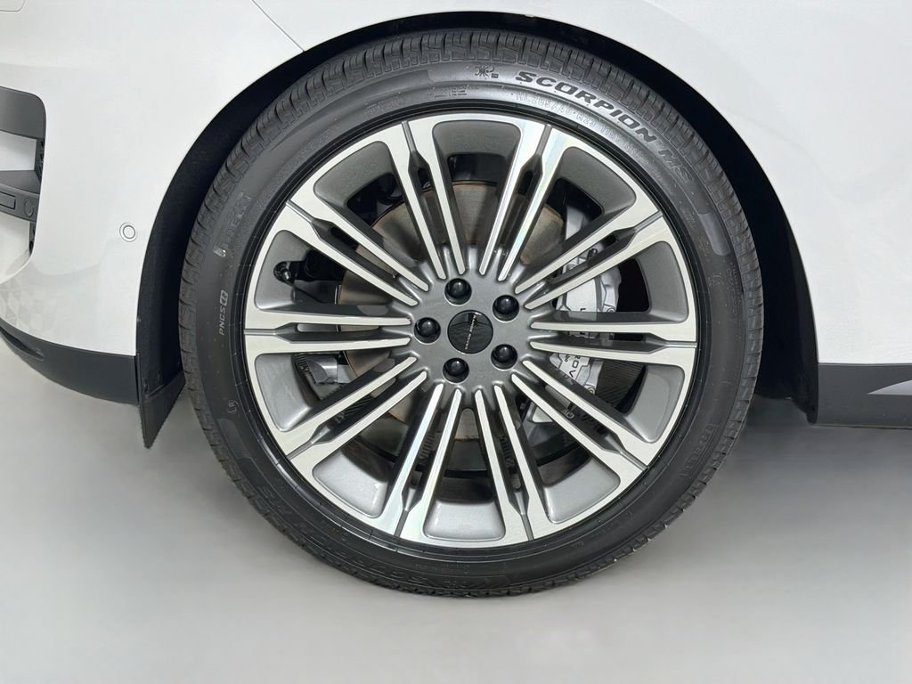 New 2027 Borasco Grey Land Rover  SE P360 image 32