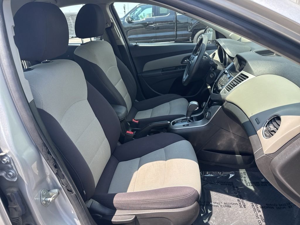 Used 2013 Silver Chevrolet LS image 32