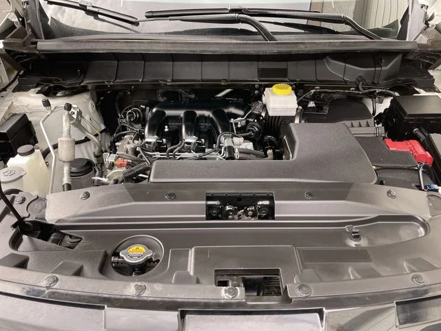 Used 2024 White Nissan S image 25