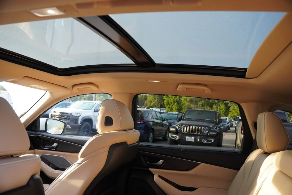 Used 2024 Platinum White Pearl Acura Advance image 19
