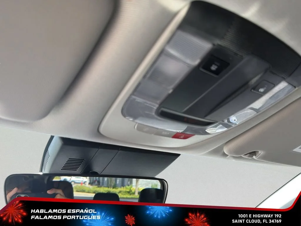 Used 2023 White Kia EX image 21
