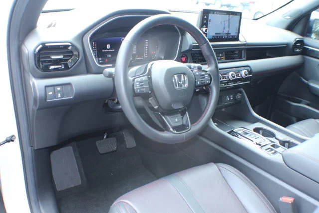 Used 2025 Platinum White Pearl Honda Black Edition image 8