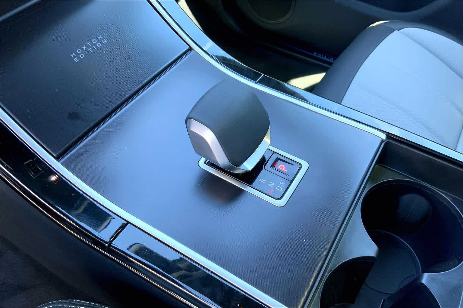 New 2026 Carpathian Grey Land Rover Hoxton Edition image 7
