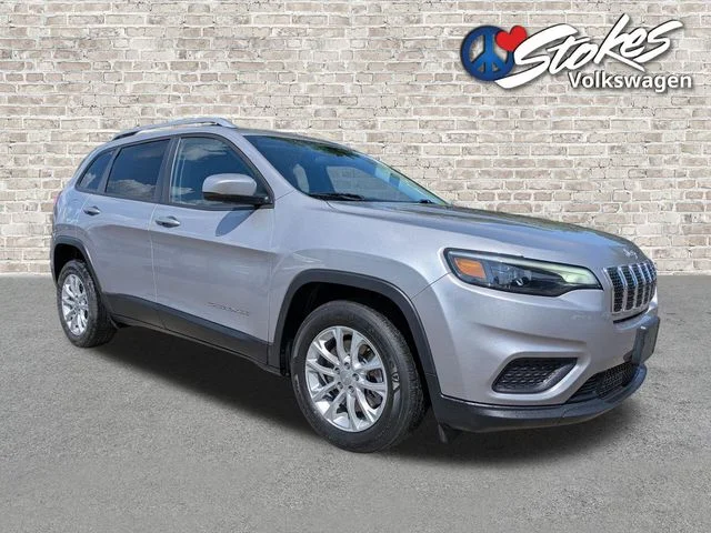 Used 2020 Silver Jeep Latitude image 1