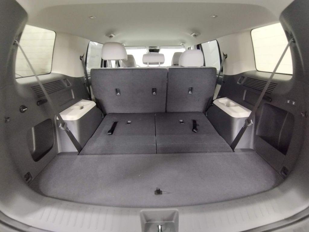 New 2026 White Hyundai SE image 16