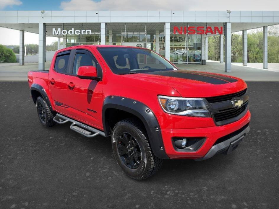 Used 2018 Red Hot Chevrolet 4WD LT image 3