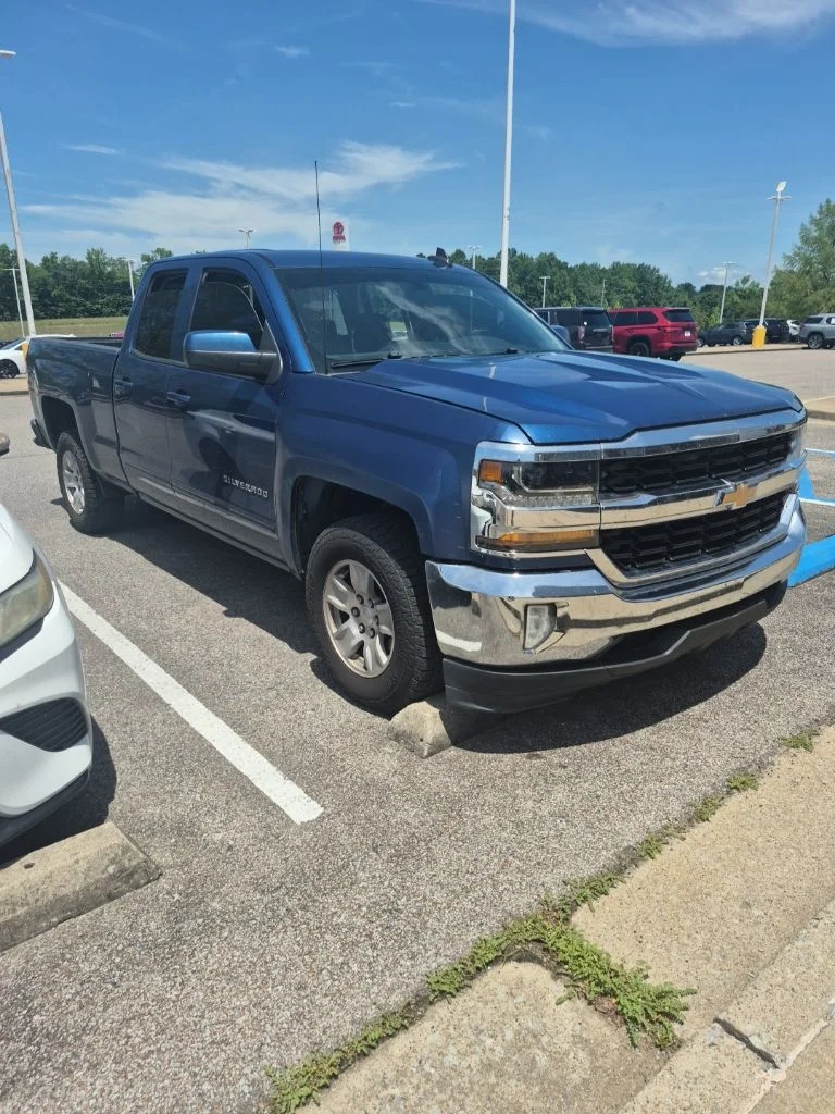 Used 2016 Blue Chevrolet LT image 5