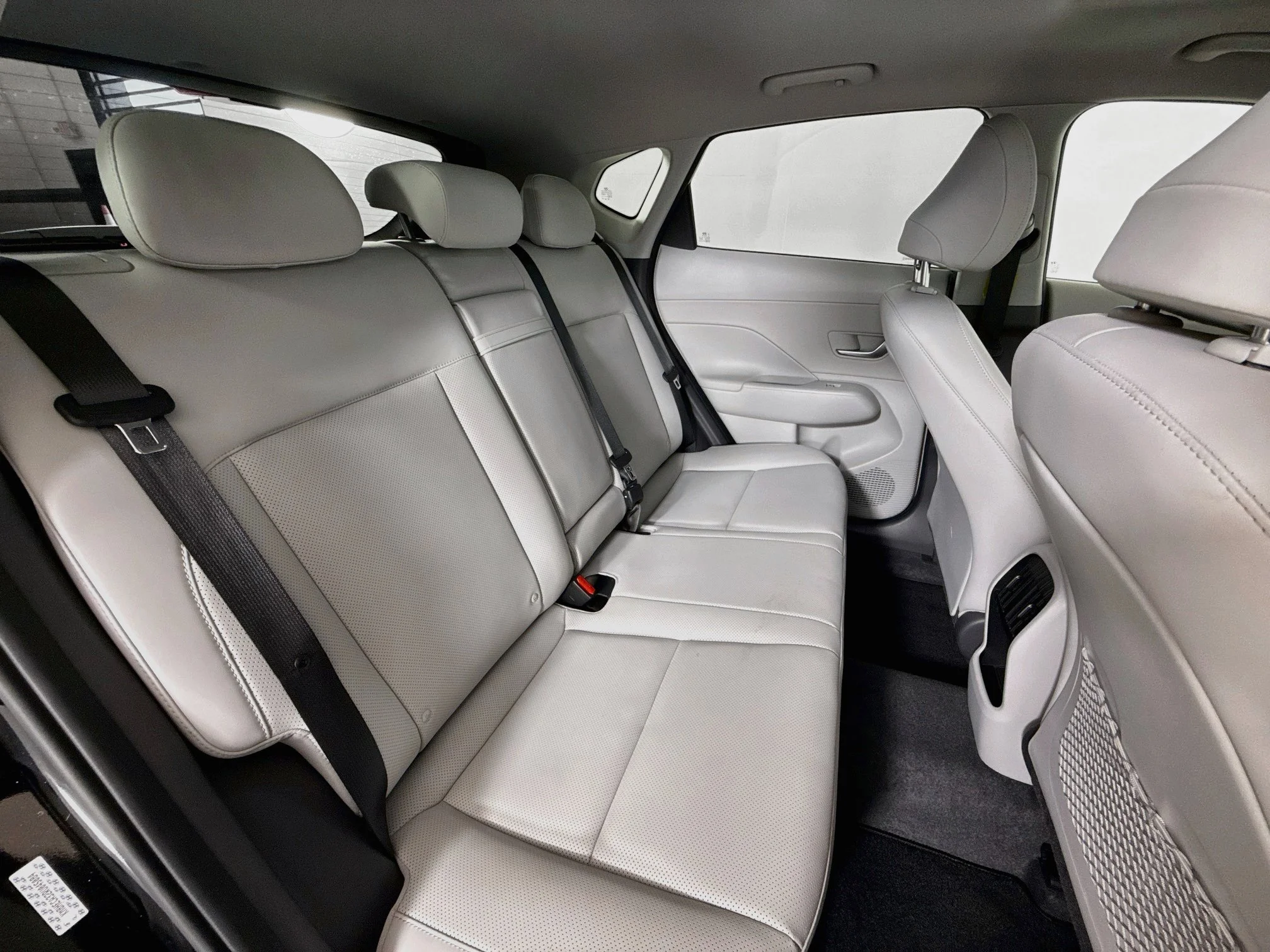 Used 2024 Abyss Black Pearl Hyundai Limited image 27