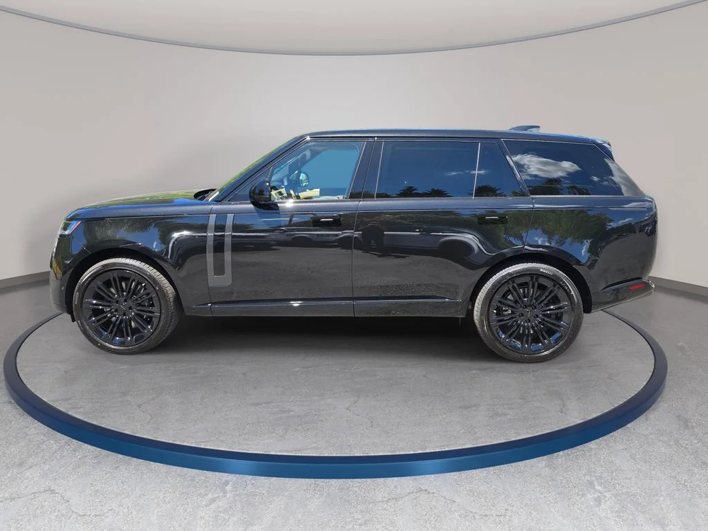 New 2026 Santorini Black LAND ROVER SE LWB 7-Seats / V8 image 8