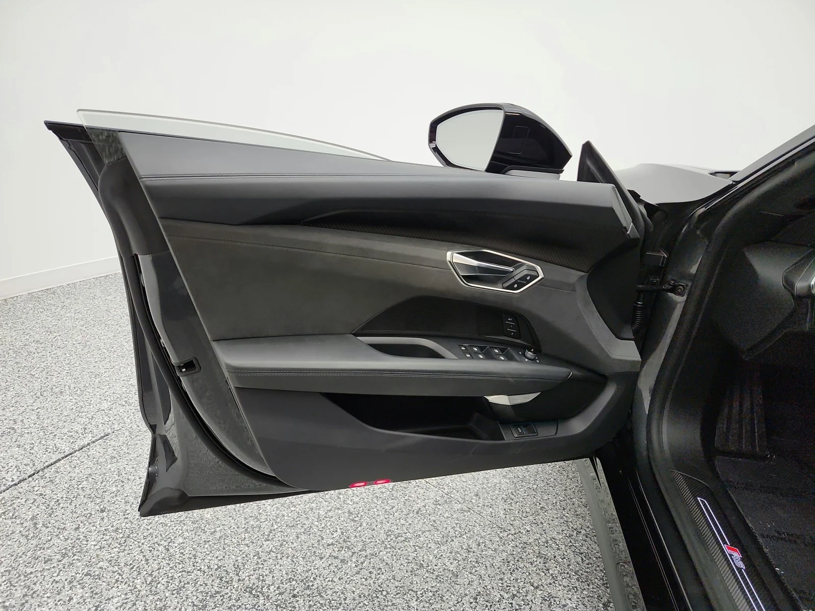 Used 2024 Daytona Gray Pearl Effect Audi quattro image 14