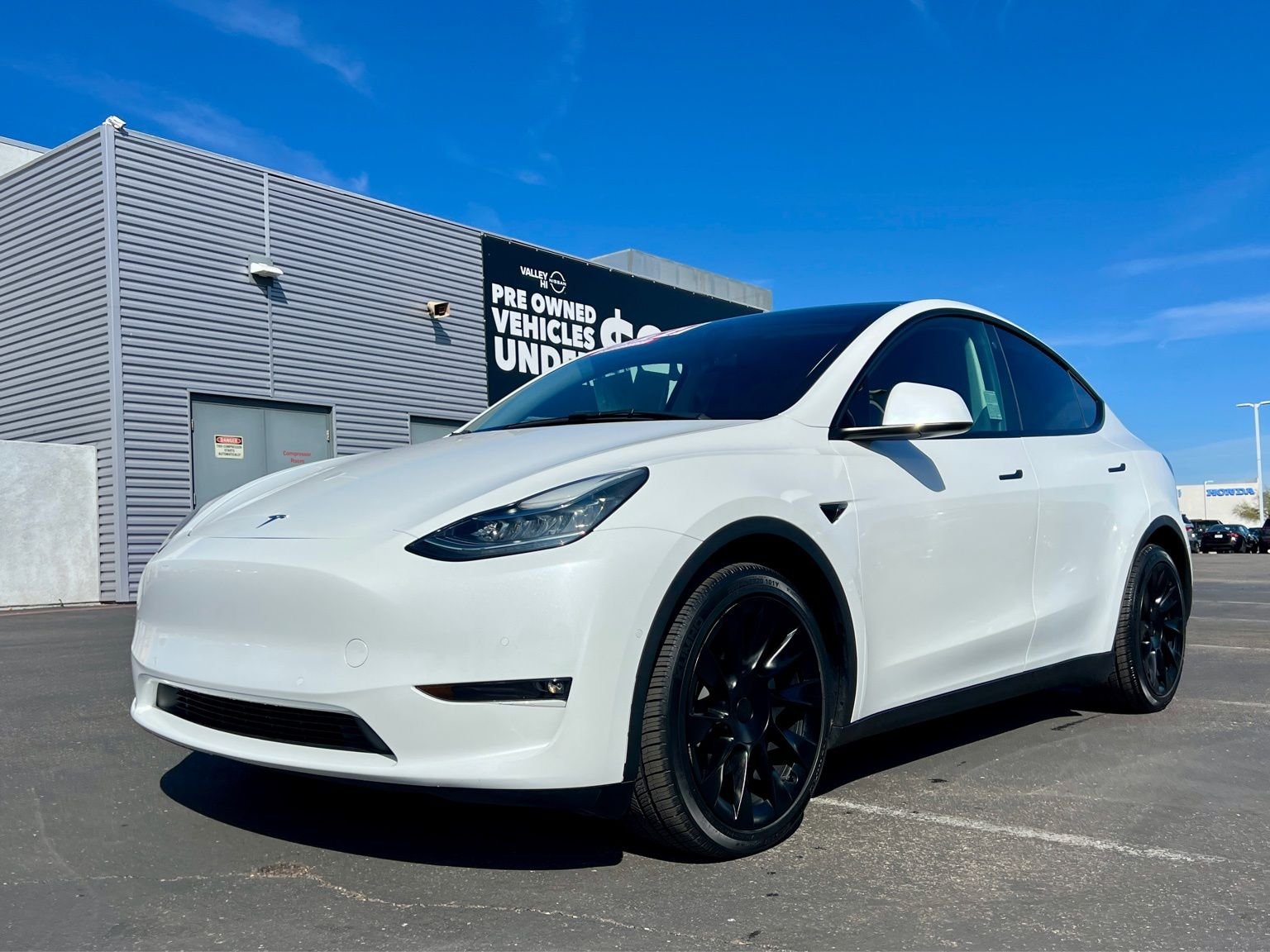 Used 2021 Tesla Model Y Long Range with VIN 5YJYGDEE9MF214860 for sale in Victorville, CA