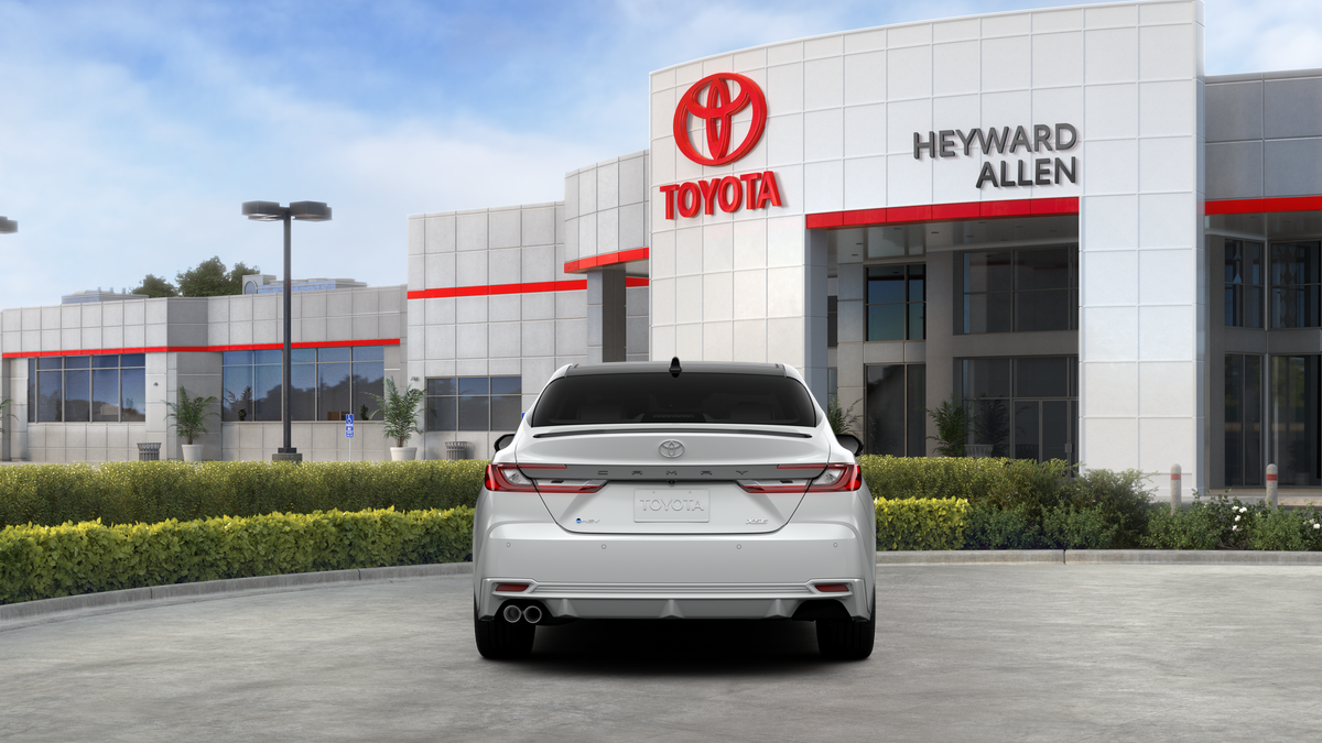 New 2026 Wind Chill Pearl with Midnight Black Metallic roof Toyota XSE image 60
