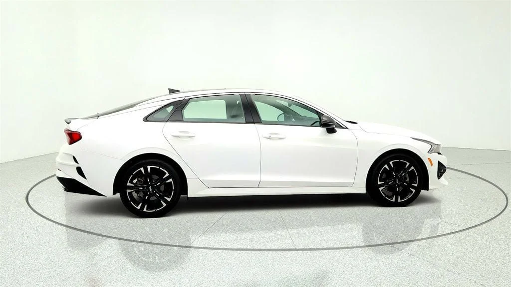 Used 2021 Glacial White Pearl Kia GT-Line Automatic AWD image 4