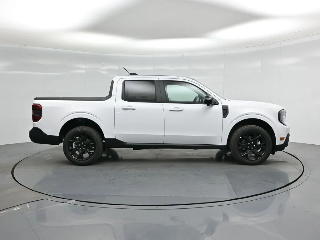 New 2026 Oxford White Ford Lariat image 26
