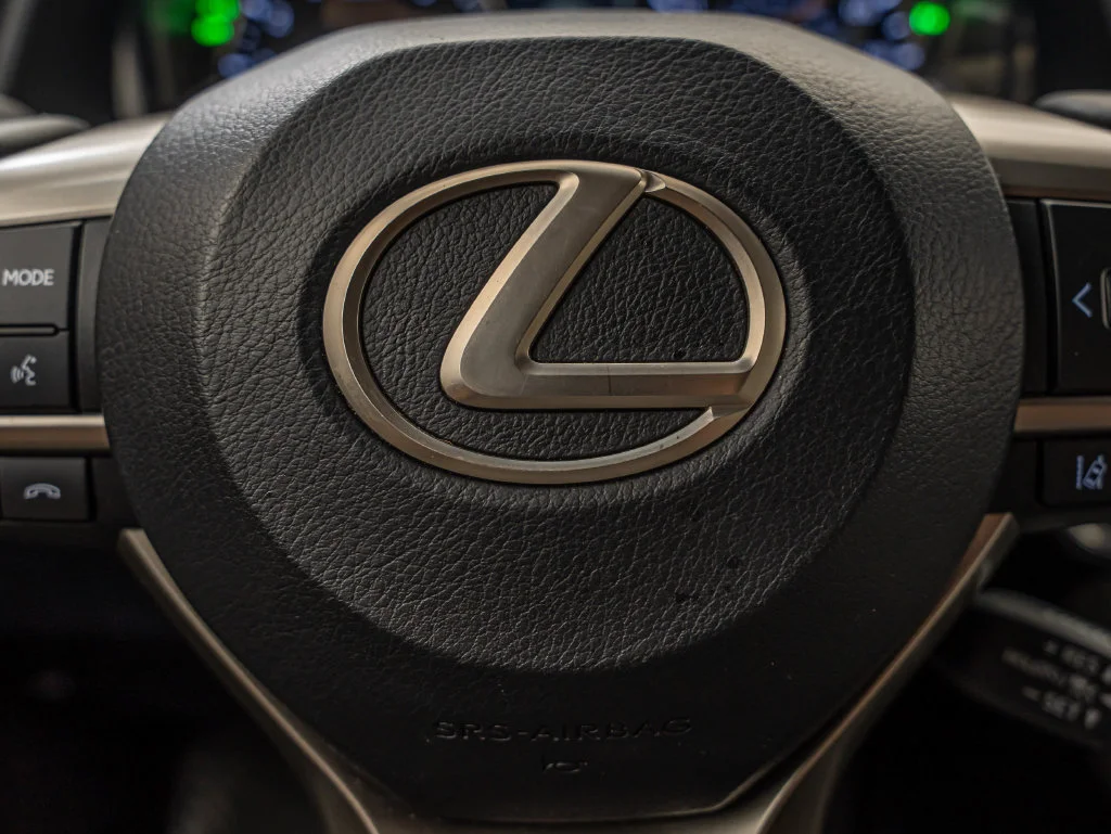 Used 2019 Eminent White Pearl Lexus 350L image 31