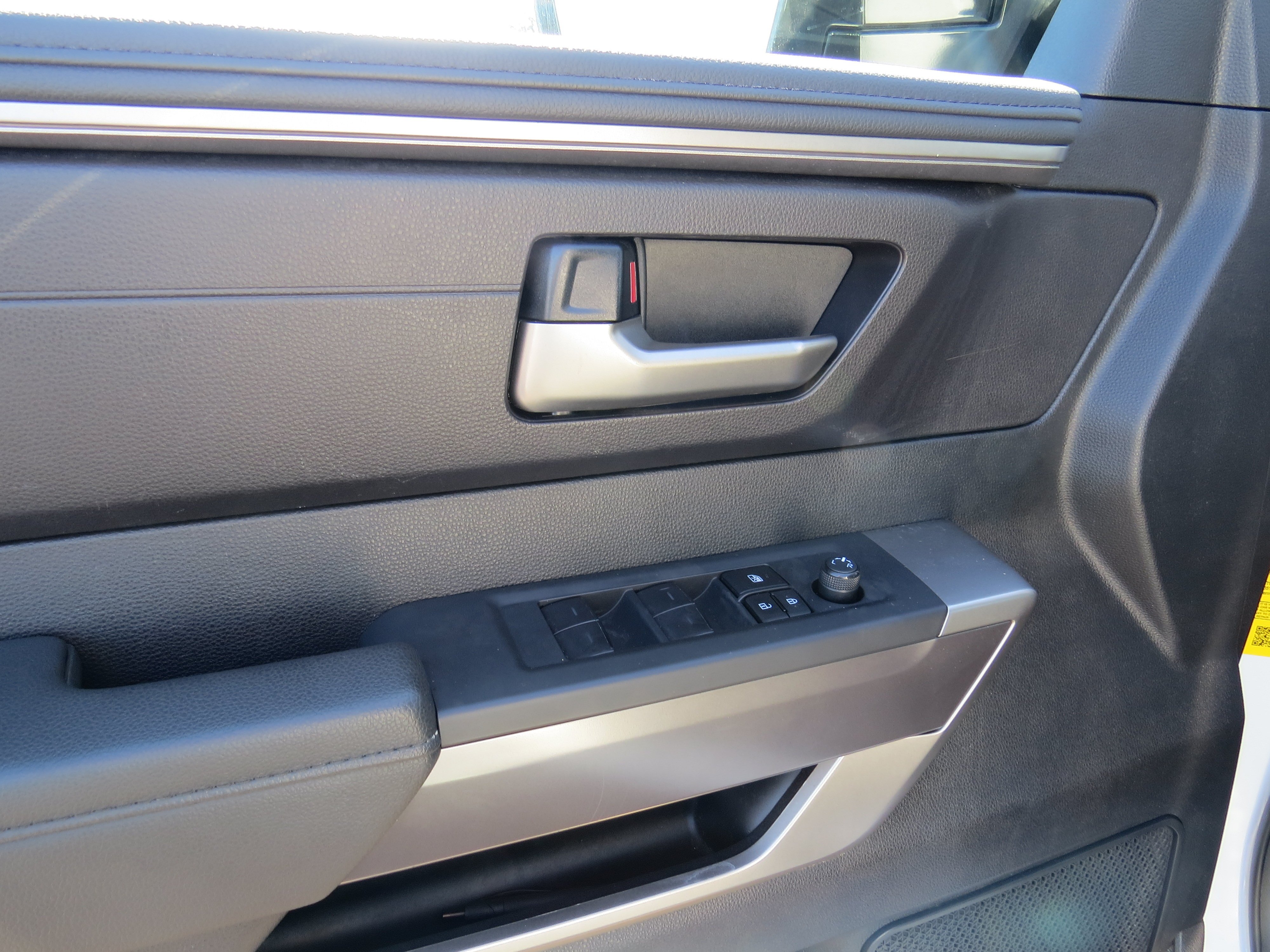 Used 2023  Toyota SR5 image 16