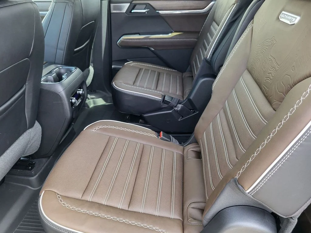 2026 GMC Acadia Denali Ultimate - Photo 23