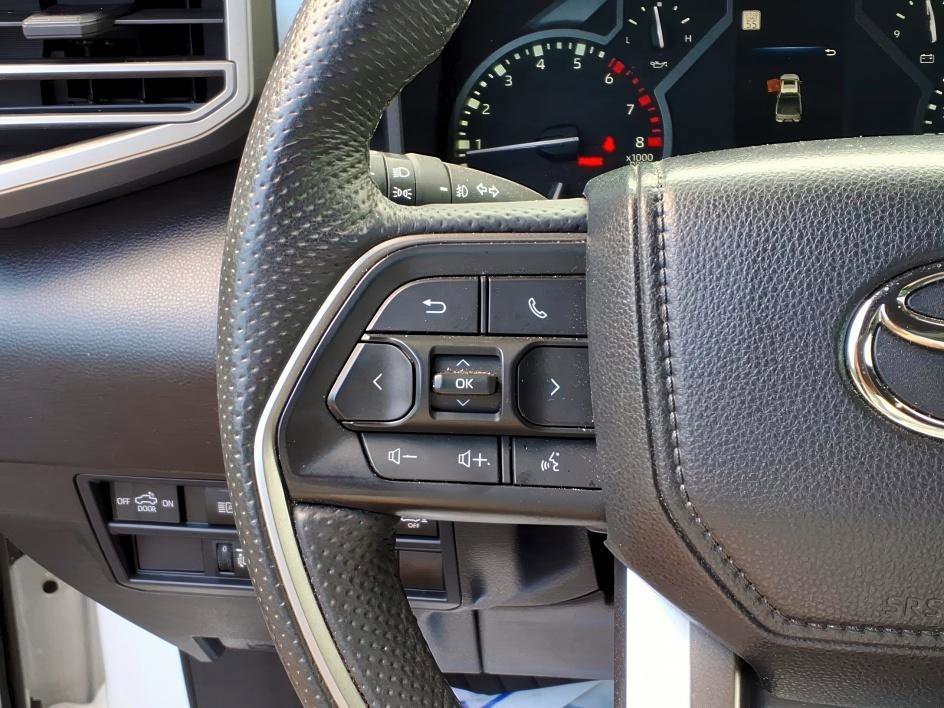 Used 2025 Ice Cap Toyota SR5 image 23
