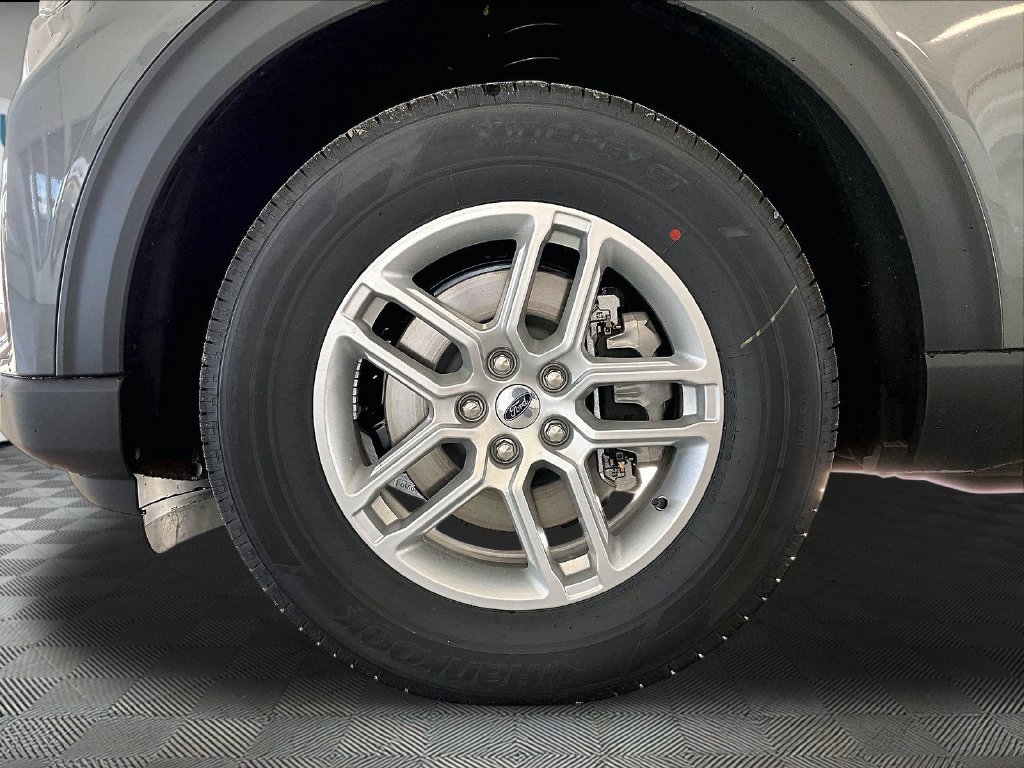 New 2027 Gray Metallic Ford Active image 8