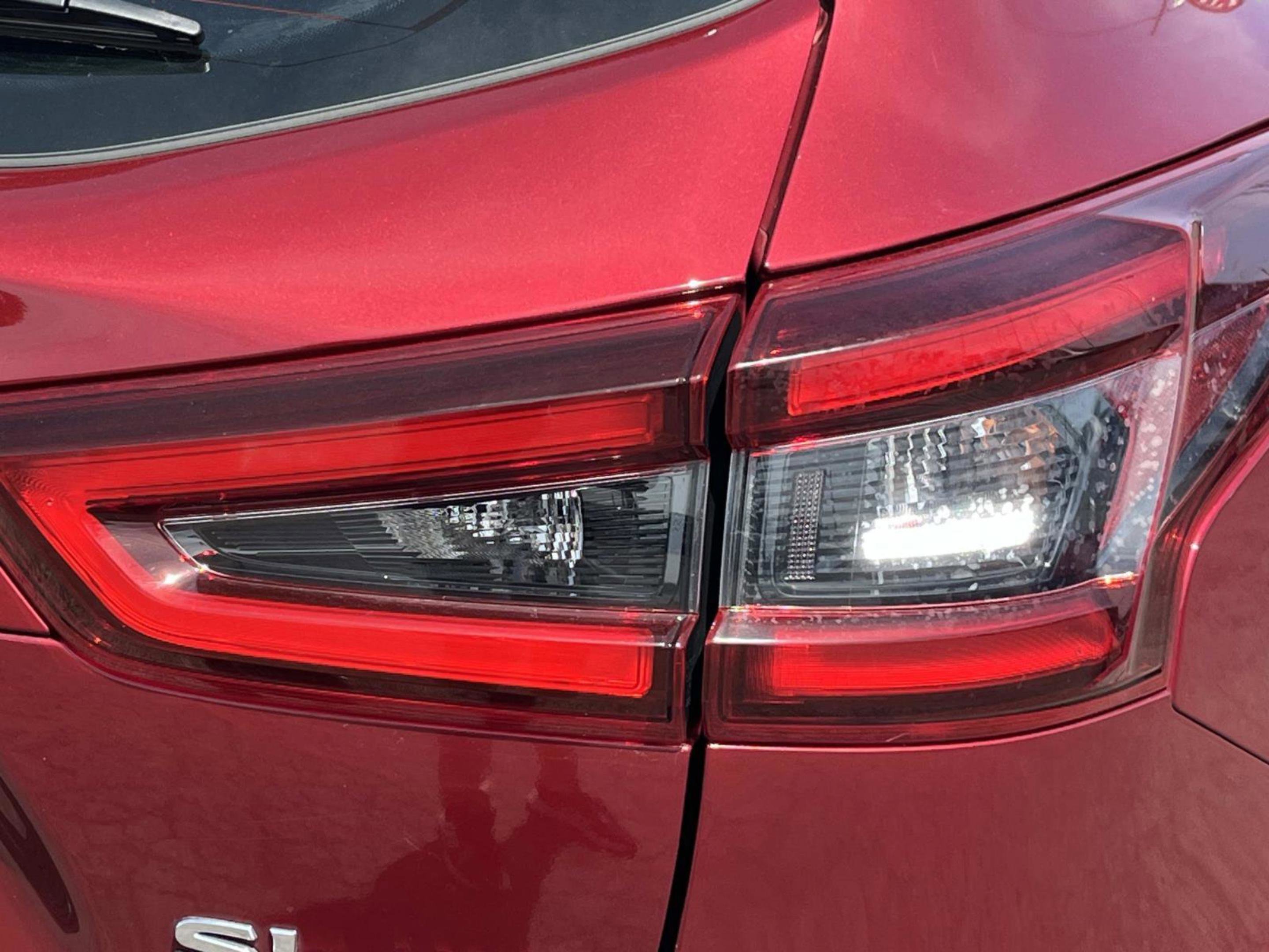 Used 2021 Scarlet Ember Tintcoat Nissan SL image 7