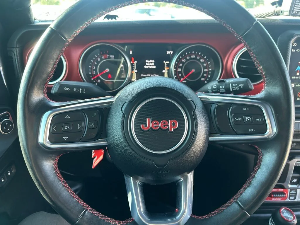 Used 2022 Crystal Metallic Jeep Rubicon image 17