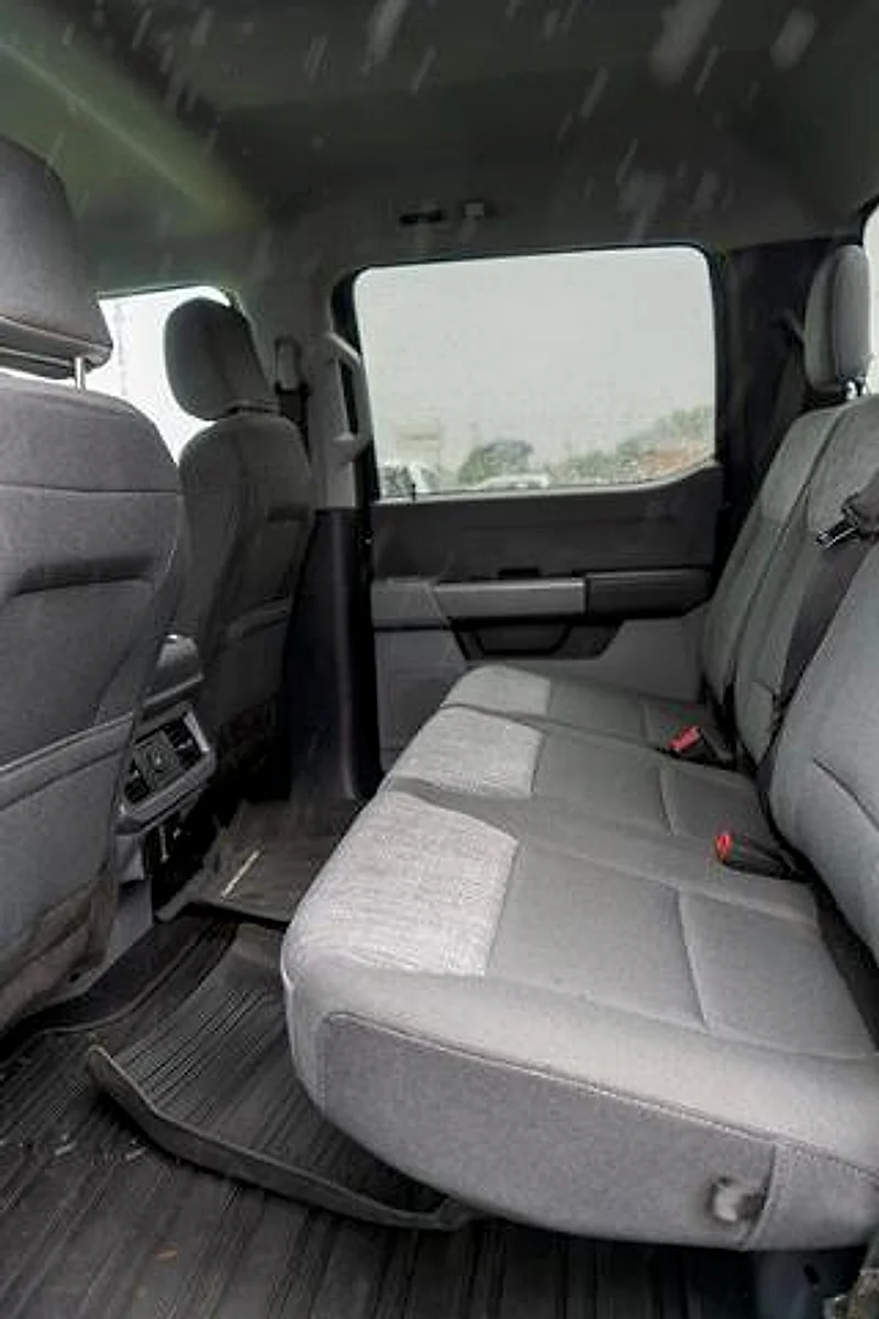 Used 2023 Agate Black Metallic Ford XLT image 9