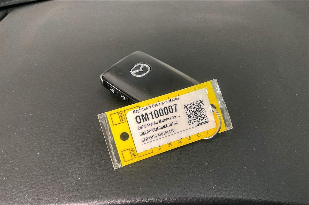 2025 MAZDA MAZDA3 - Image 10