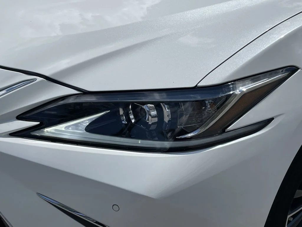 Used 2023 White Lexus 350 image 6