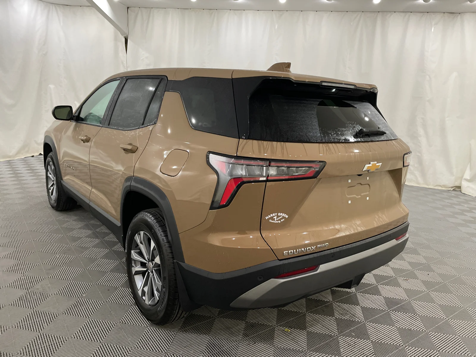 2027 Chevrolet Equinox LT - Photo 8